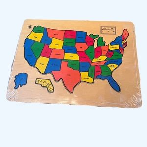 Classic wood puzzle of U.S. states